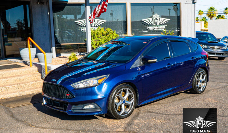 2017 Ford Focus ST Hatchback – MANUAL full