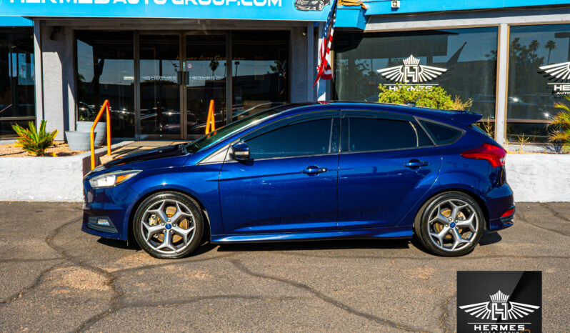 2017 Ford Focus ST Hatchback – MANUAL full