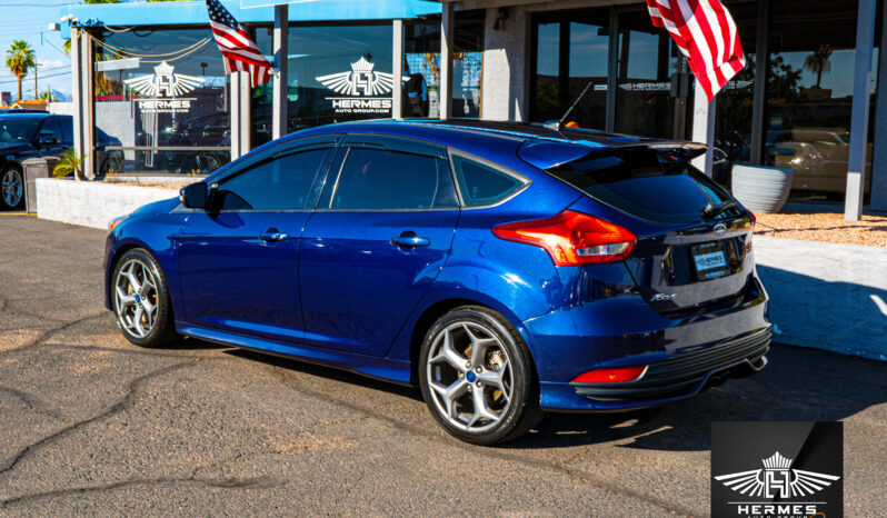 2017 Ford Focus ST Hatchback – MANUAL full