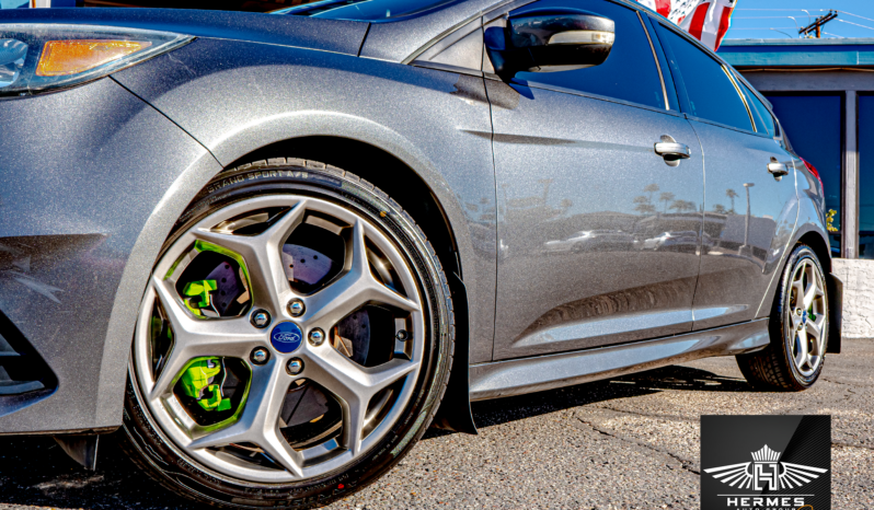 2017 Ford Focus ST Hatchback – MANUAL full