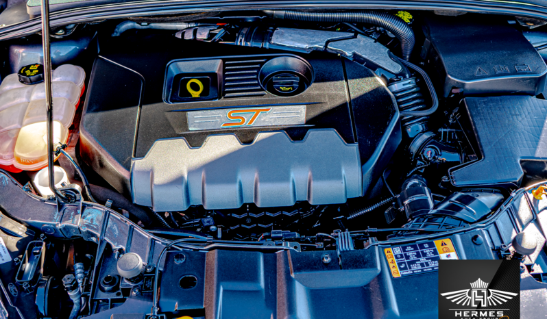 2017 Ford Focus ST Hatchback – MANUAL full