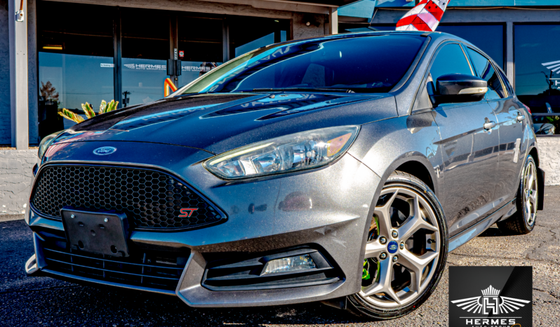 2017 Ford Focus ST Hatchback – MANUAL full