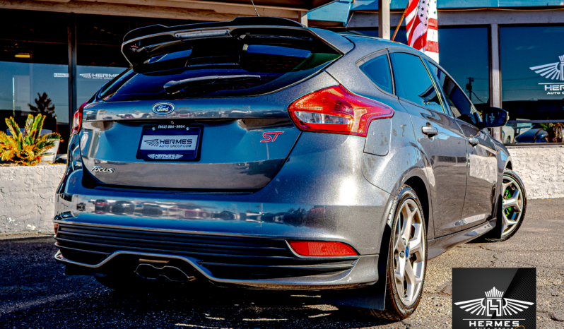 2017 Ford Focus ST Hatchback – MANUAL full