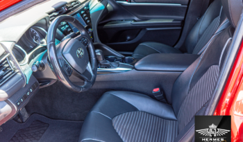 2020 Toyota Camry SE Sedan full