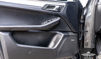 2017 Porsche Macan Turbo w/Performance Pkg Sport Utility 4D full