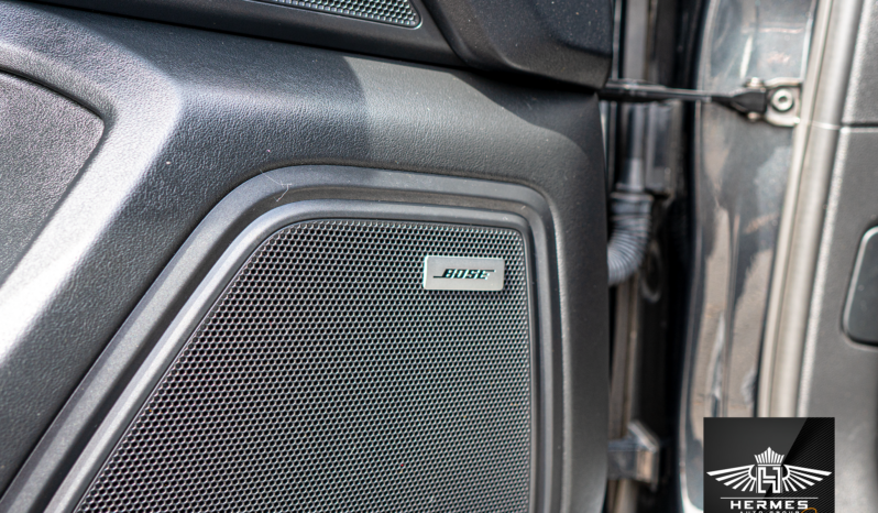 2017 Porsche Macan Turbo w/Performance Pkg Sport Utility 4D full