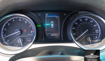 2020 Toyota Camry SE Sedan full