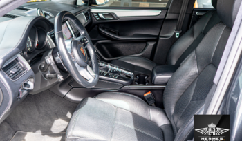 2017 Porsche Macan Turbo w/Performance Pkg Sport Utility 4D full