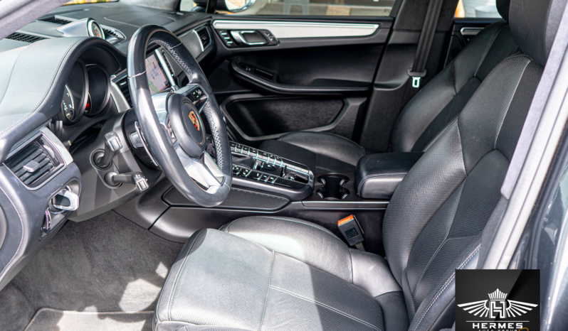 2017 Porsche Macan Turbo w/Performance Pkg Sport Utility 4D full