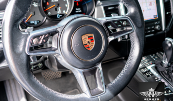 2017 Porsche Macan Turbo w/Performance Pkg Sport Utility 4D full