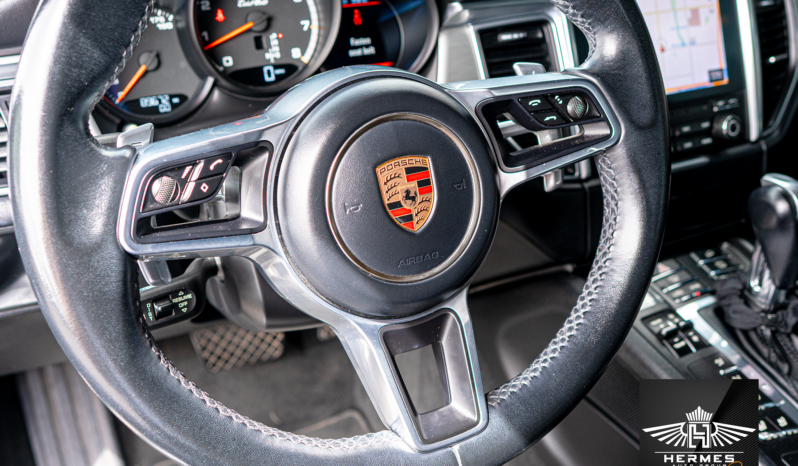 2017 Porsche Macan Turbo w/Performance Pkg Sport Utility 4D full
