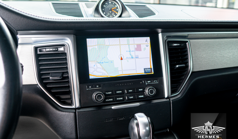 2017 Porsche Macan Turbo w/Performance Pkg Sport Utility 4D full