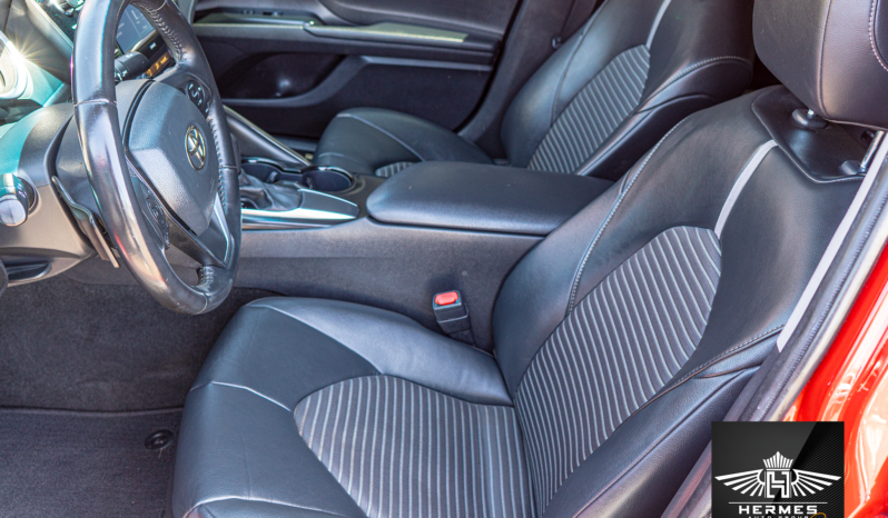 2020 Toyota Camry SE Sedan full