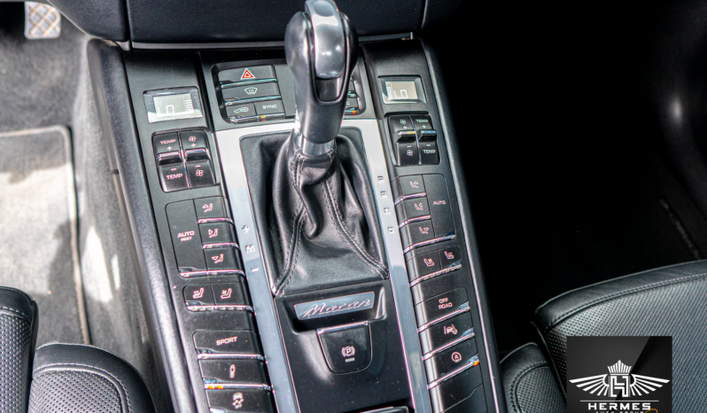 2017 Porsche Macan Turbo w/Performance Pkg Sport Utility 4D full