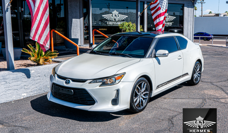 2016 Scion tC Hatchback Coupe full