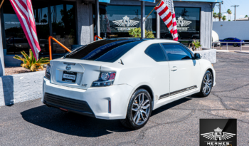 2016 Scion tC Hatchback Coupe full