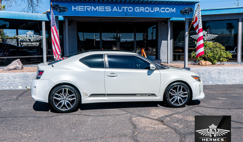 2016 Scion tC Hatchback Coupe full