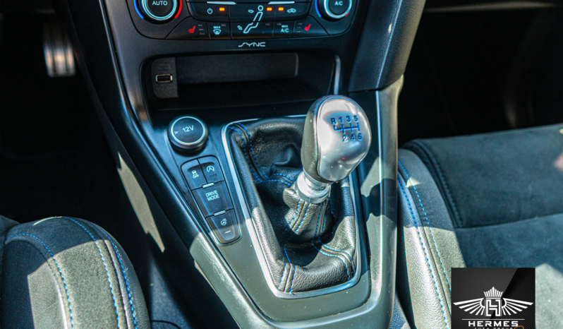 2017 Ford Focus RS Hatchback – MANUAL full