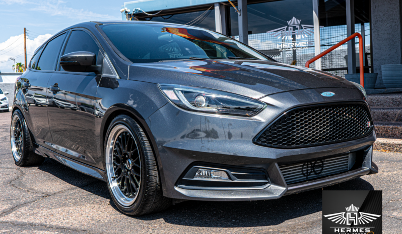 2017 Ford Focus ST Hatchback – MANUAL full