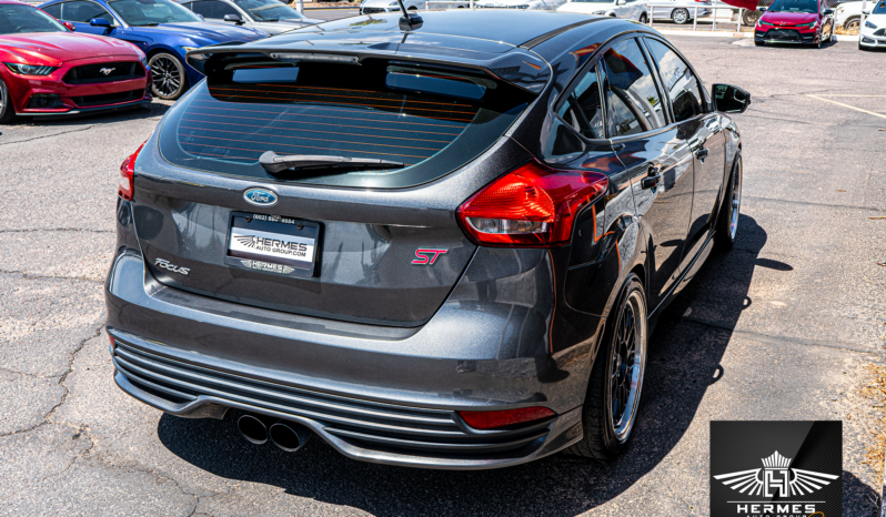 2017 Ford Focus ST Hatchback – MANUAL full