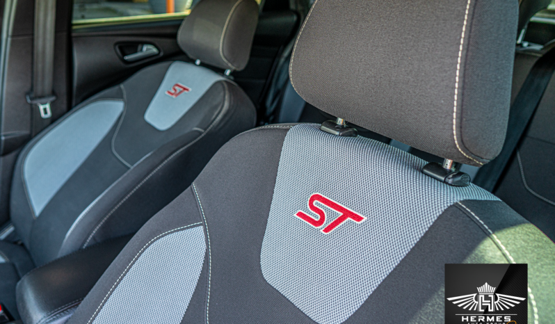2017 Ford Focus ST Hatchback – MANUAL full