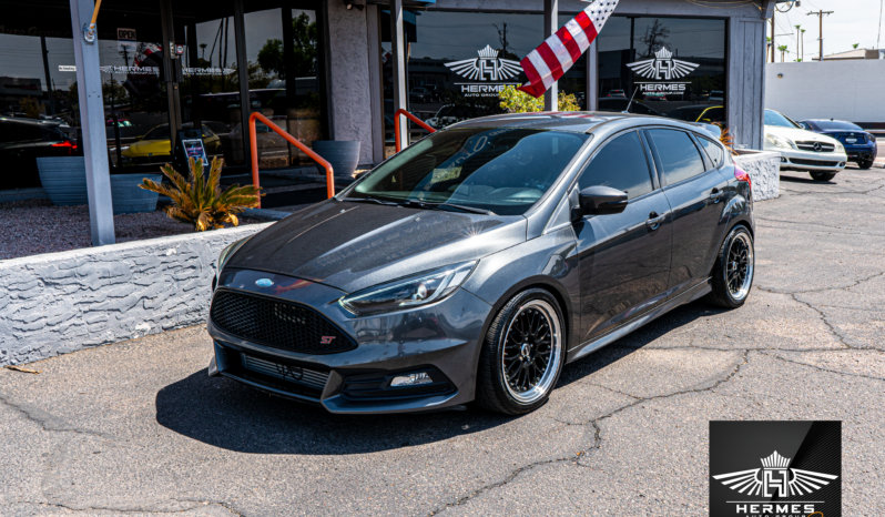 2017 Ford Focus ST Hatchback – MANUAL full