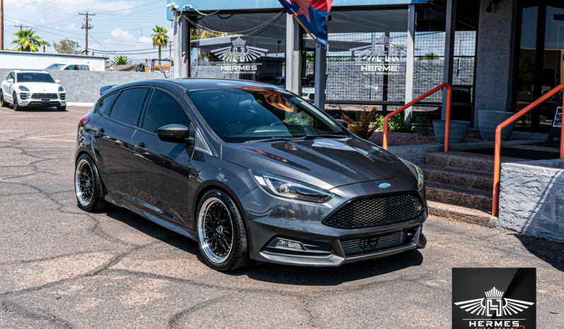 2017 Ford Focus ST Hatchback – MANUAL full