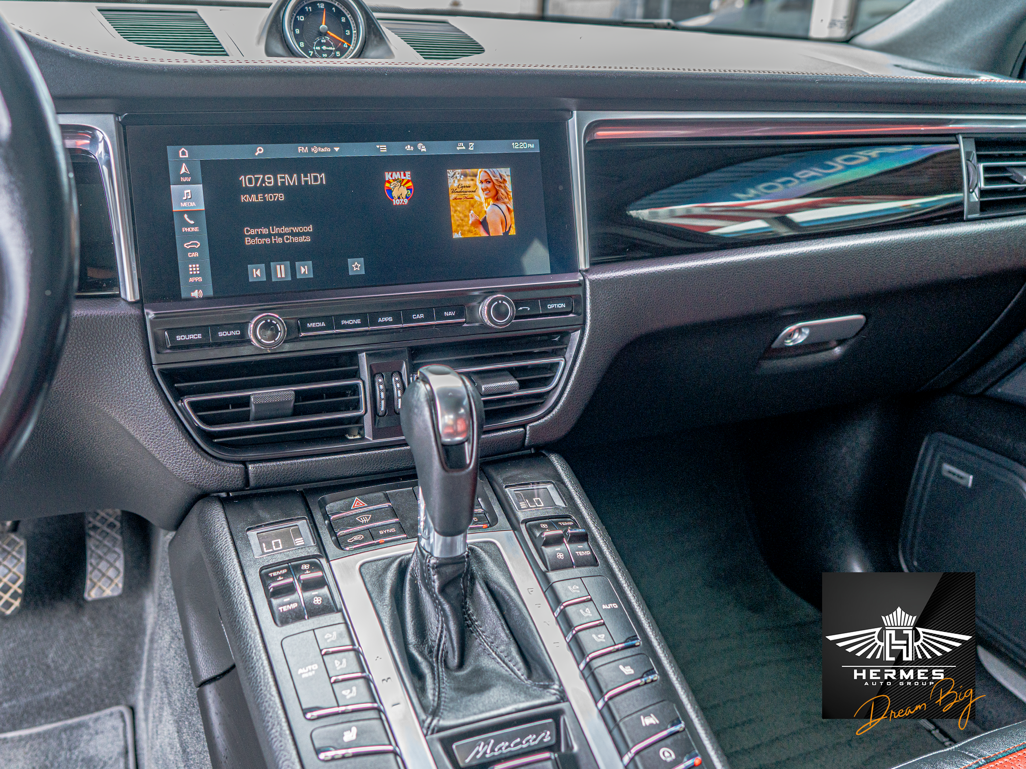 2021 Porsche Macan S - Photo 23