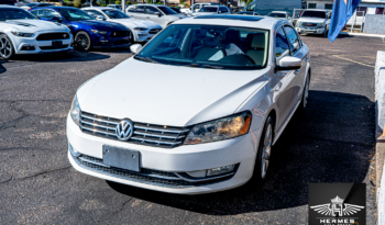 2013 Volkswagen Passat TDI SE Sedan full