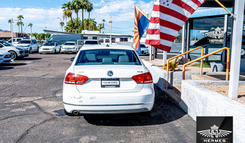 2013 Volkswagen Passat TDI SE Sedan full
