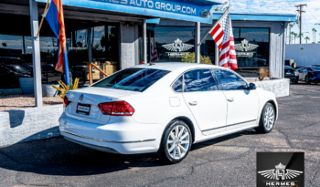 2013 Volkswagen Passat TDI SE Sedan full